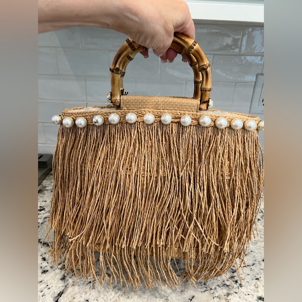 BTB Beyond the Beach Straw bag 13 in Tall x 9 in Wide. NWT